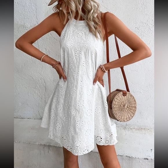 Boho White Sheer Lace Eyelet Lace Embroidery Halter Neck Dress - Picture 4 of 5